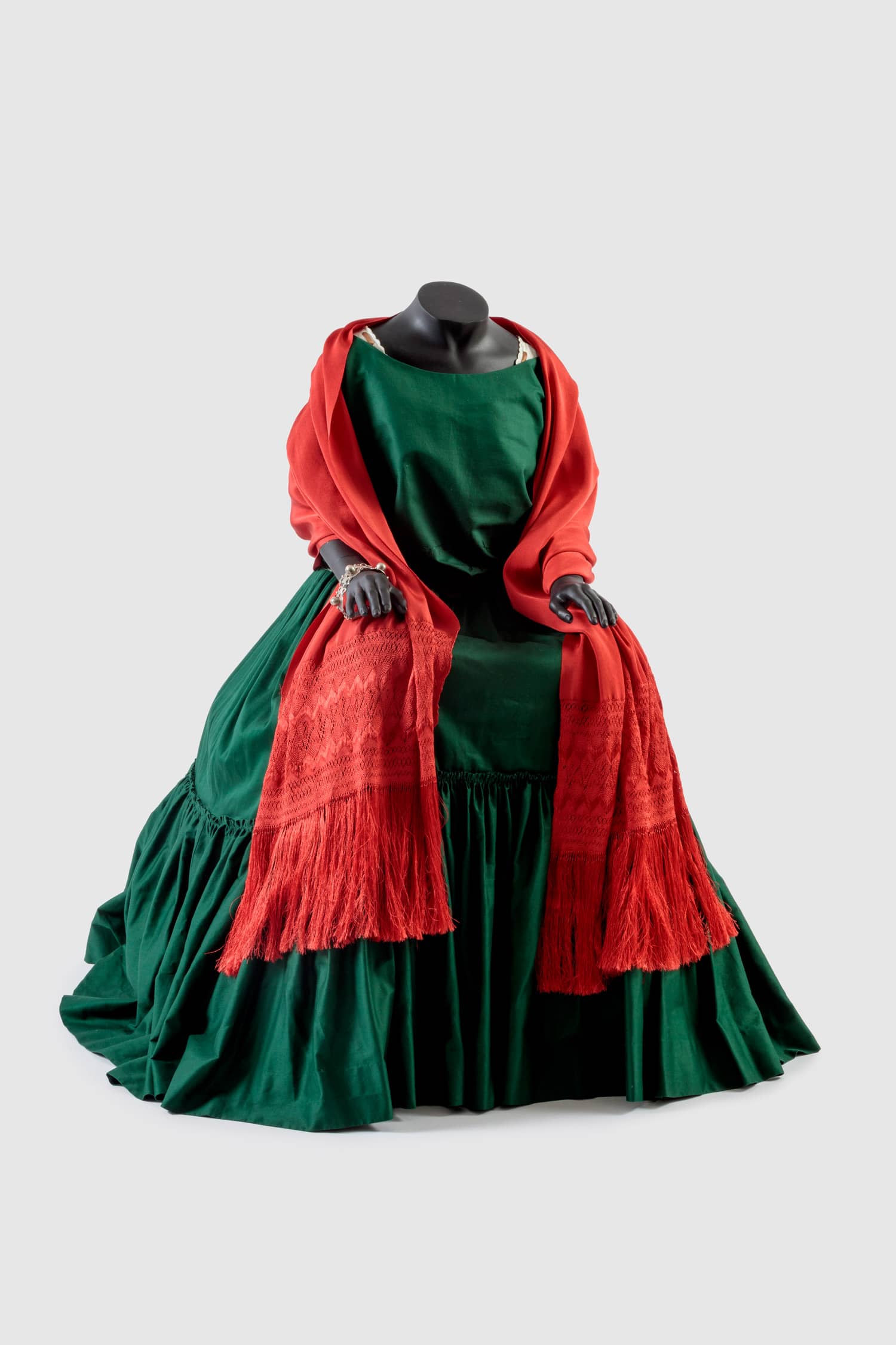 Salma Hayek as Frida Kahlo in FRIDA (2002). Costume design by Julie Weiss. Academy Museum of Motion Pictures. Gift of Anonymous donor. Photo by Joshua White, JWPictures/ ©Academy Museum Foundation